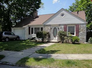 15 Avon Rd, Cranston, RI 02905