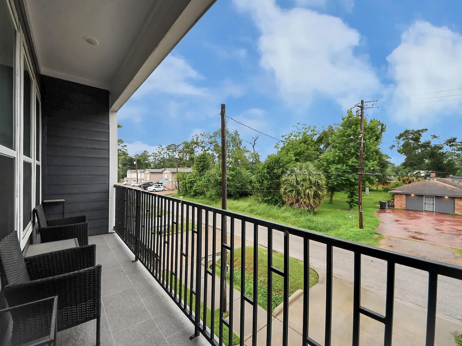3 bed, 3.5 bath, 1888 sqft, $2,950 — Photo 3