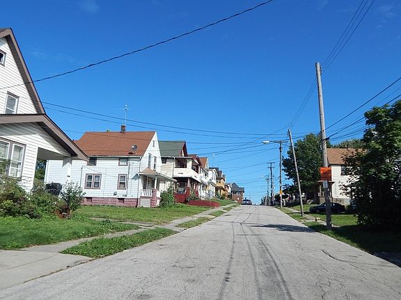 5th image of 3544 W 62nd St
