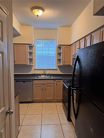 6321 W End Blvd — Photo 5