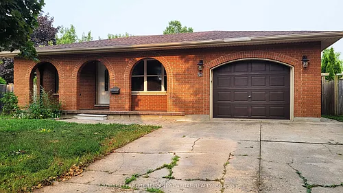 16 Mayfair Ct Photo 1