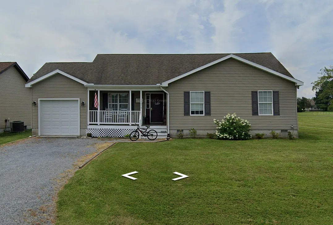3 bed, 1300 sqft, $2,200 — Photo 1