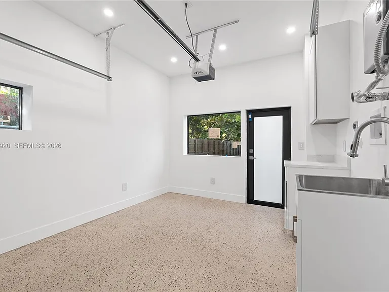 665 NE 117th St — Photo 39