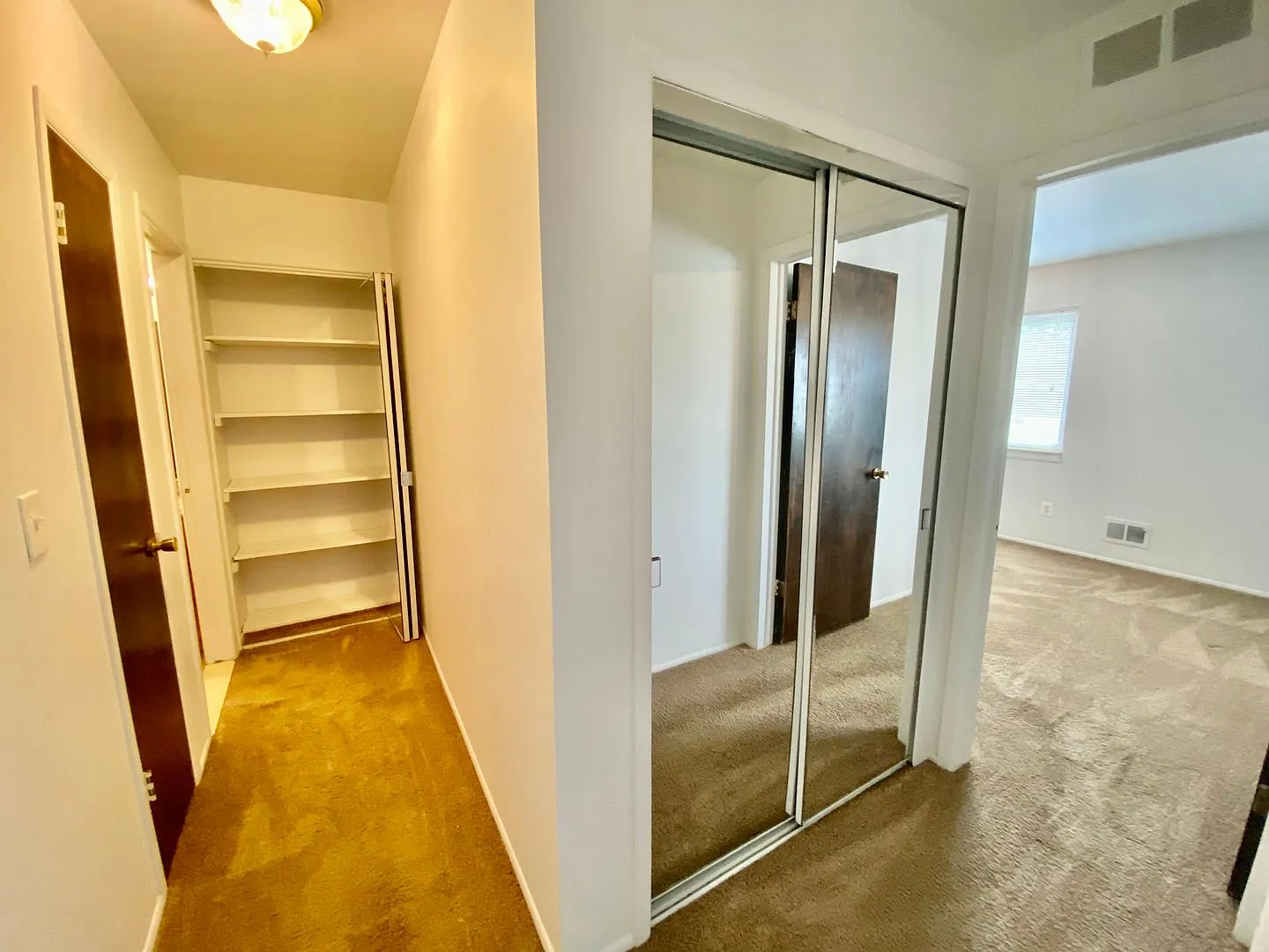 2nd floor, Remodeled 1 Bd. Greenway Park - Free Rent until November 1st!! — Photo 1