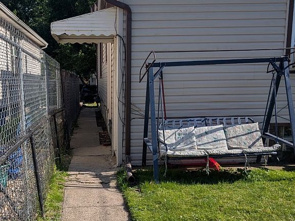 3rd image of 2054 York St