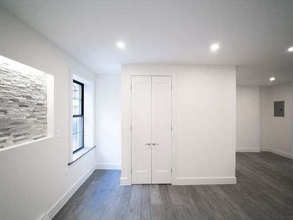 2nd image of 11920 Union Tpke APT E2b2