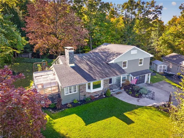32 Forest Rd, New Hartford, NY 13413