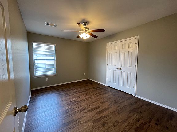 5th image of 3002 SW Deerfield Blvd #1