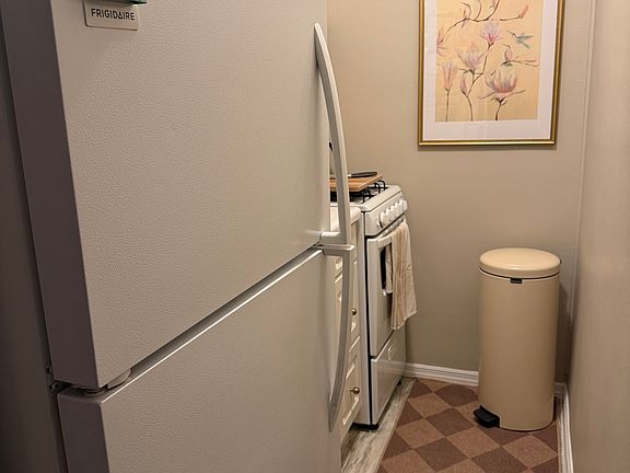 5th image of 216 W 78th St APT 2B