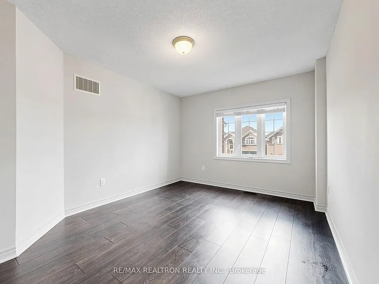 59 Jevons Dr — Photo 28