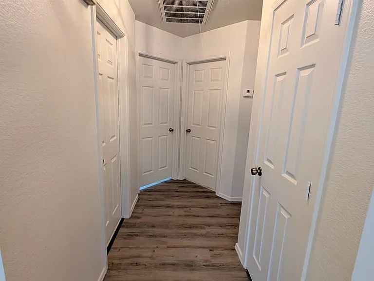 2325 E Lakecrest Dr — Photo 17