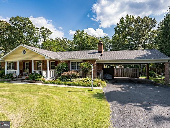 2nd image of 9555 Carl Ln
