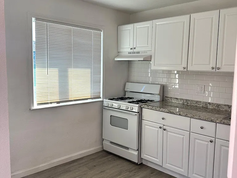 1722 Linda Ave — Photo 2