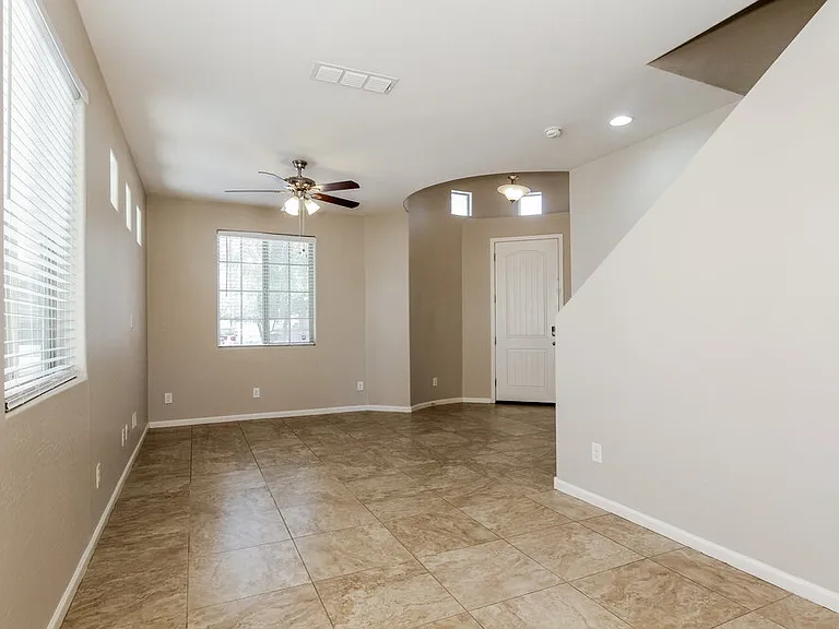 10320 W Devonshire Ave — Photo 5