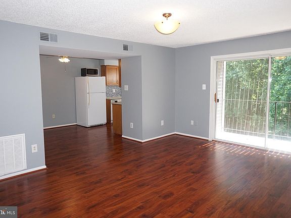 4th image of 12153 Chaucer Ln #12153