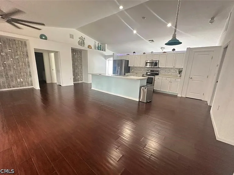 2115 NW 19th Ave — Photo 8