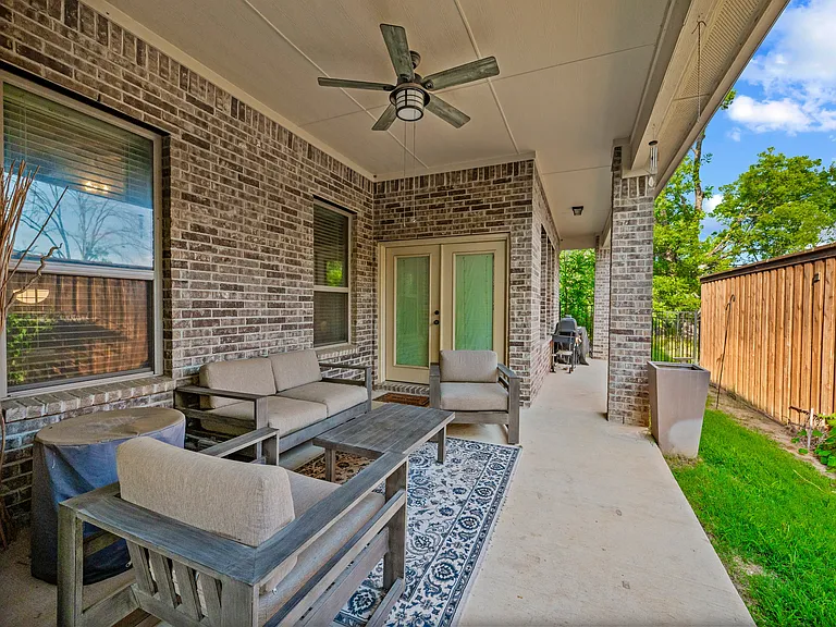 816 Brookstone Ct — Photo 18