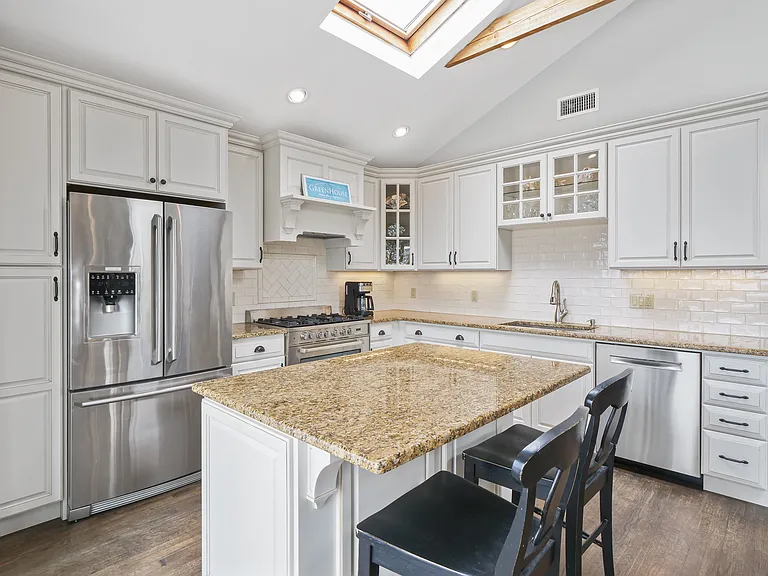 32 Sanger Pl — Photo 8