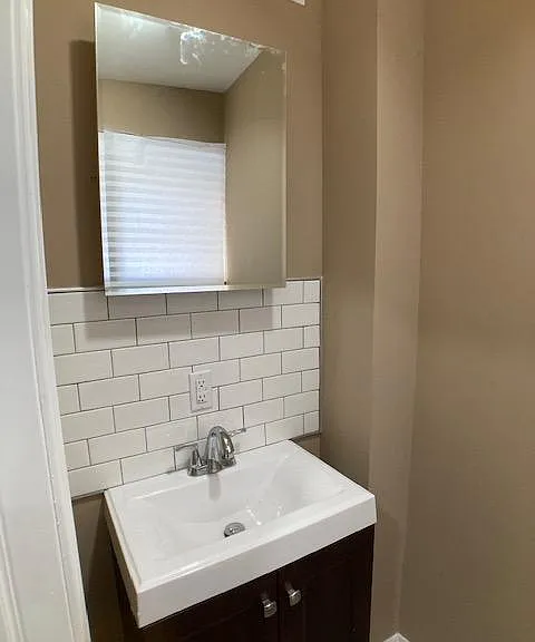 4523 Parrish St — Photo 45