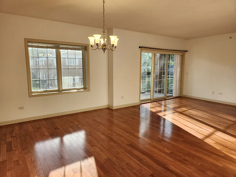 1033 Peterson Ave #308 — Photo 2