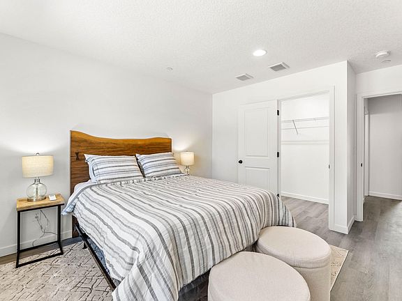3rd image of 2905 NE 137th Cir