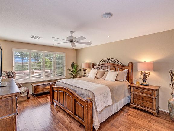 5th image of 62293 E Iron Crest Dr
