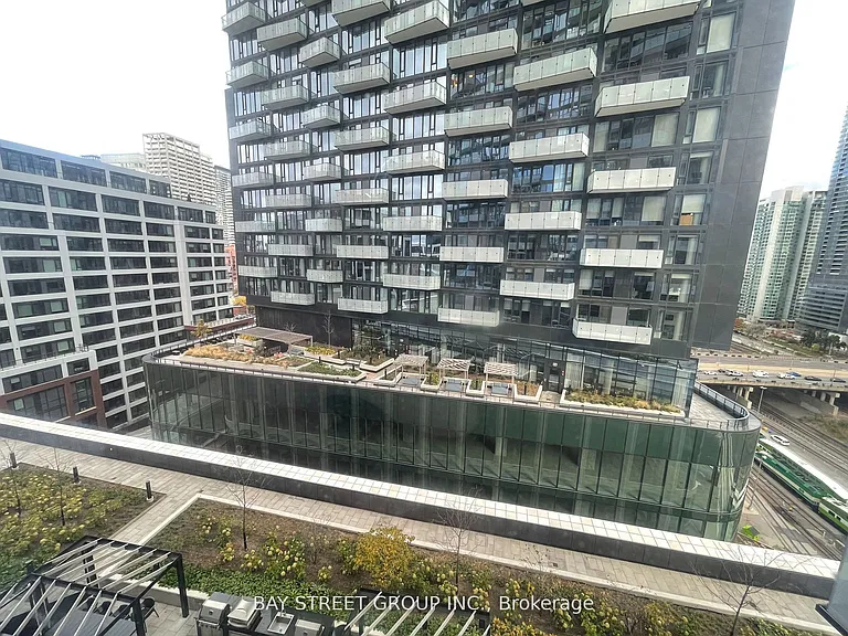 470 Front St W #1010 — Photo 9