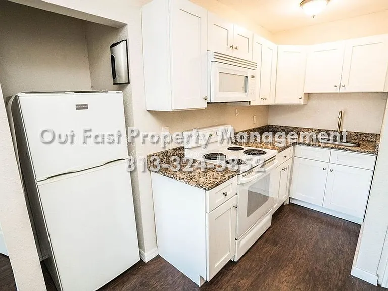 537 2nd St N #C — Photo 6