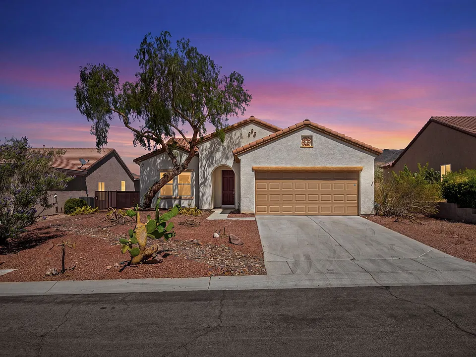 2250 Sandstone Cliffs Dr