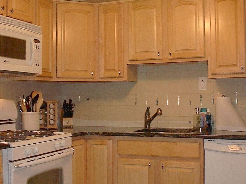 2nd image of 116 Stony Way #116