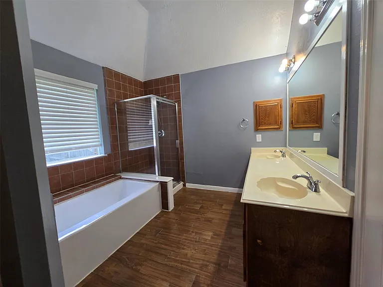 8927 Diamond Lake Ln — Photo 13