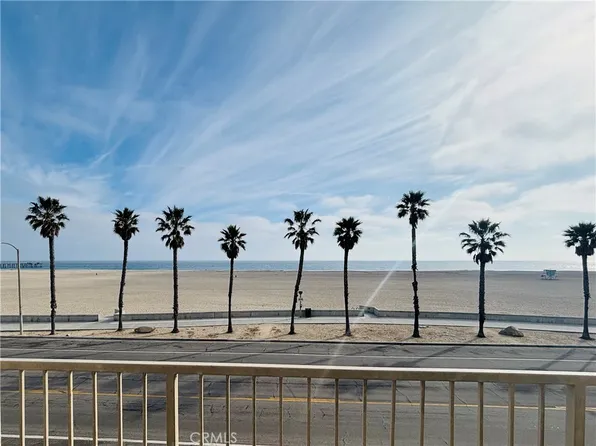 228 E Surfside Dr, Port Hueneme, CA 93041