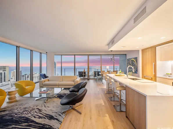 383 Kalaimoku St #3307, Honolulu, HI 96815