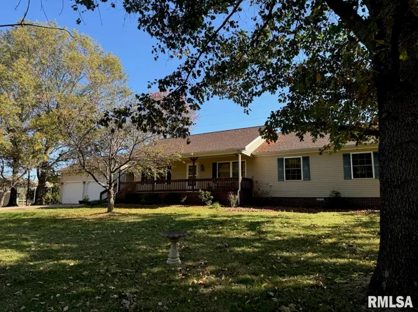 404 Lighthouse Rd, Harrisburg, IL 62946