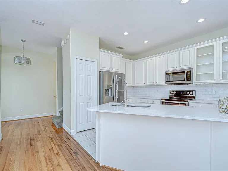 113 Bosphorous Ave #5 — Photo 27