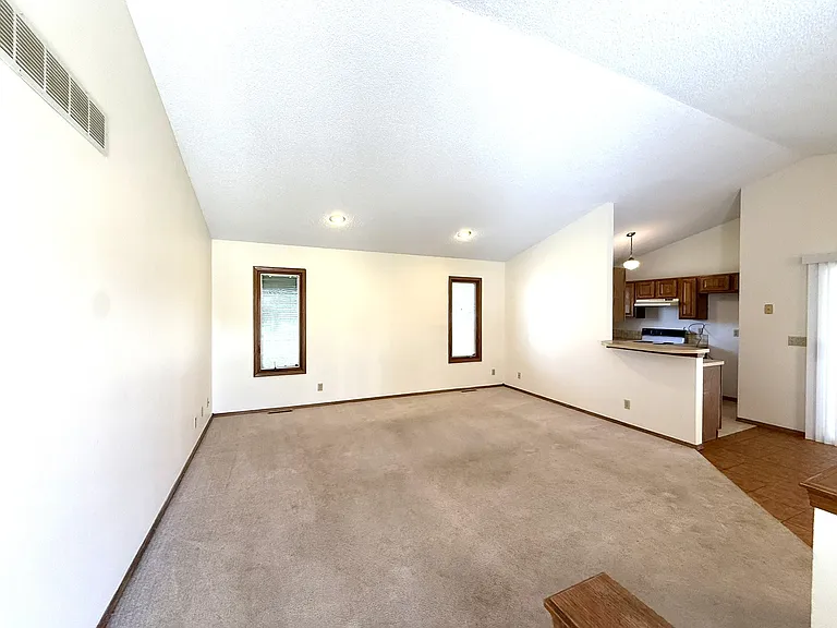 13932 E Lockmoor Cir — Photo 3