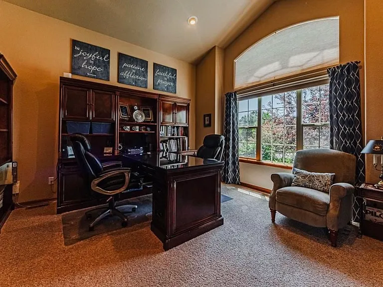 1630 Oakmont Dr — Photo 9