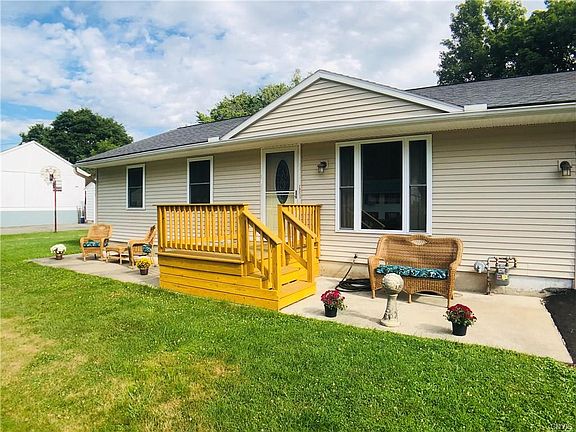 3rd image of 839 S Lamont Dr