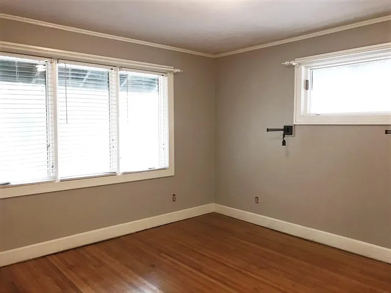 6140 N College Ave — Photo 16