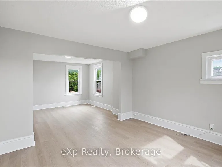 132 Macdonald Ave — Photo 5