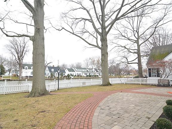 4th image of 5407 Portage Dr