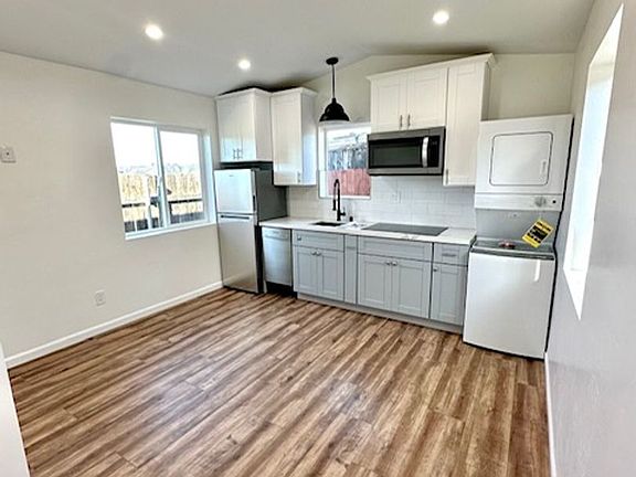 3rd image of 133 Fireside St Unit 2