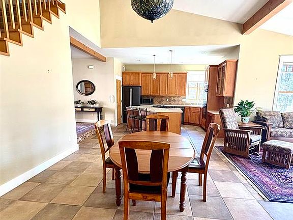 5th image of 405 Vista Drive