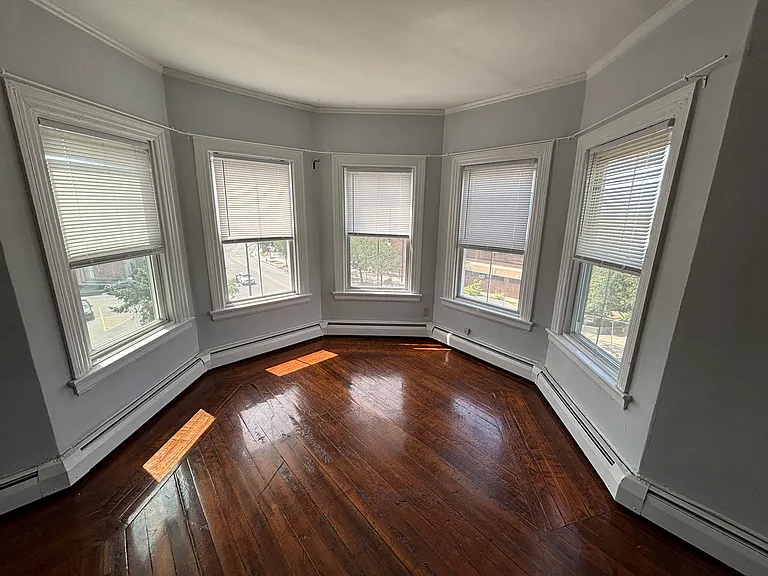1634 Westminster St #8 — Photo 8