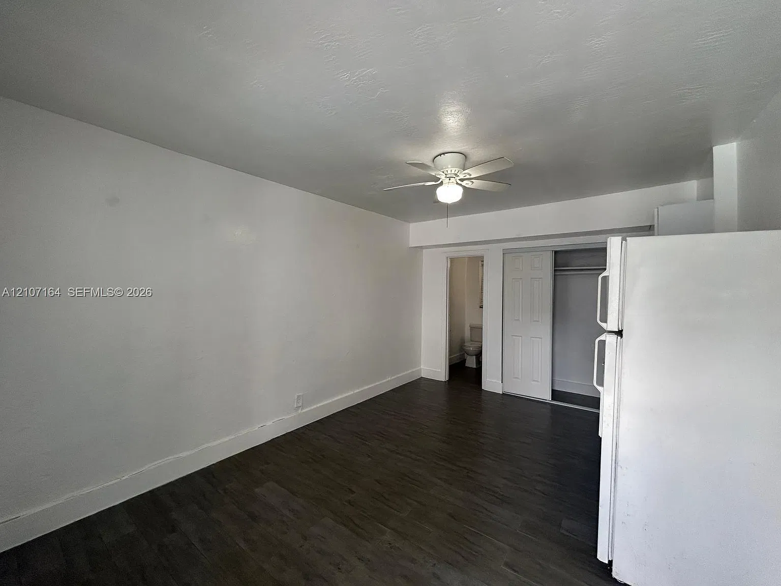 1843 Dewey St — Photo 3