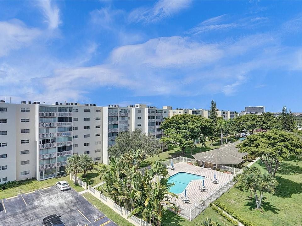 1st image of 1001 NE 14th Avenue #702