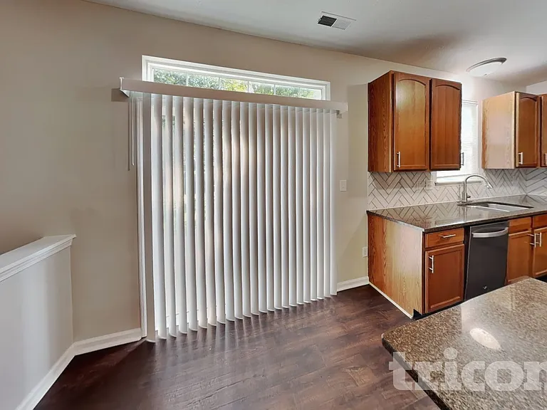 1032 Central Park Blvd S — Photo 4