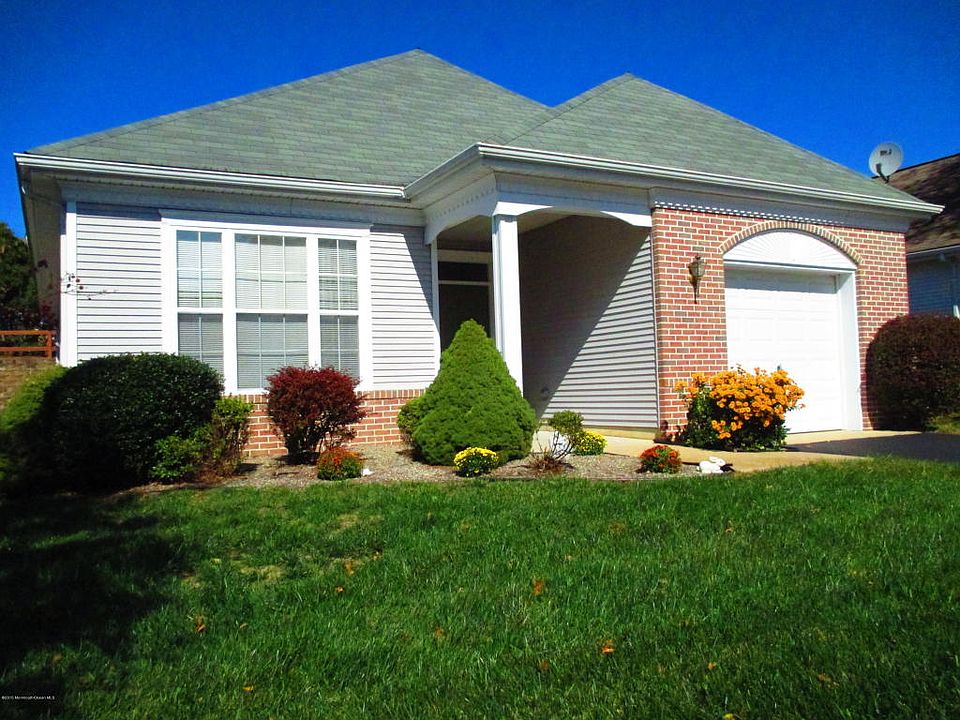1st image of 19 Greenways Ln