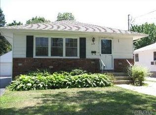 615 4th Ave, East Northport, NY 11731