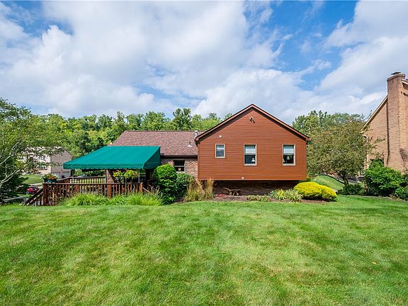 3rd image of 1240 Oakwood Dr